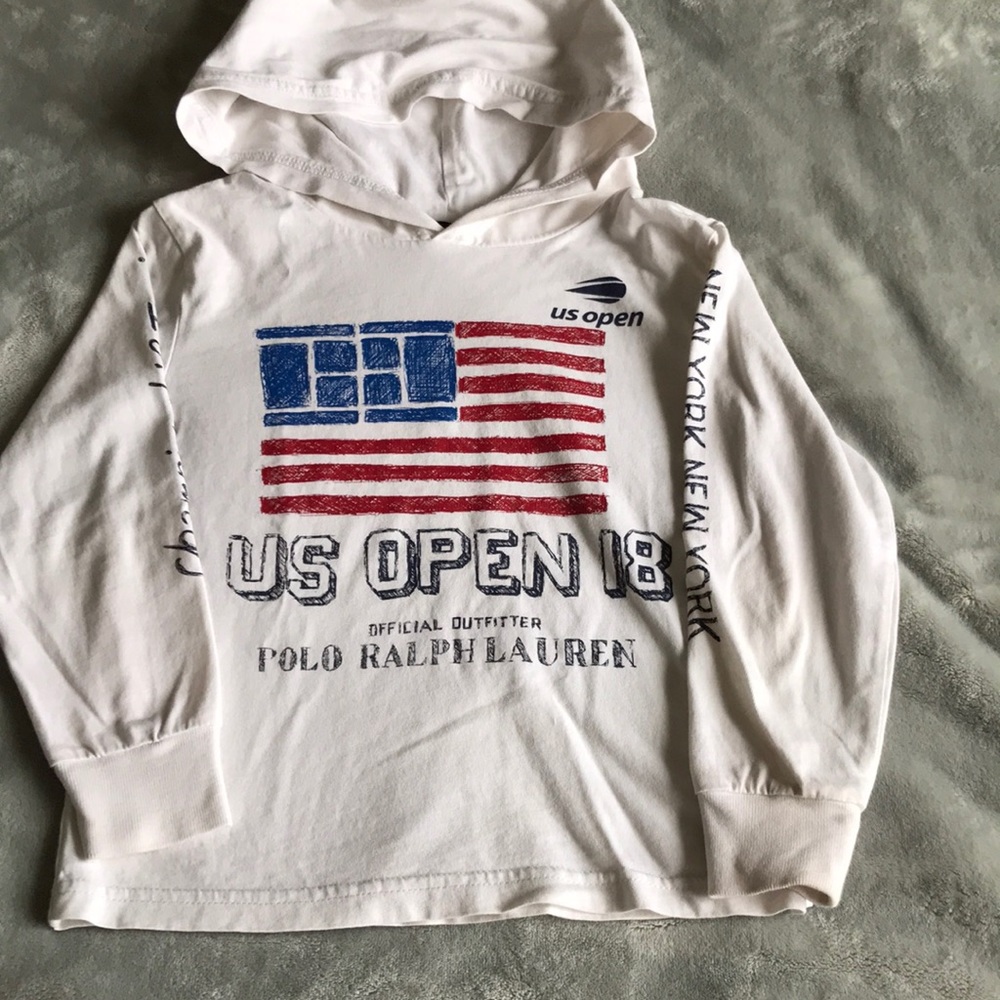 Long sleeve t-shirt with hood